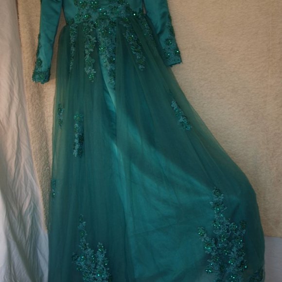 HAPPY WEDDING Long Green DRESS SIZE 14 USED FOR PHOTO SHOOT - Picture 4 of 6